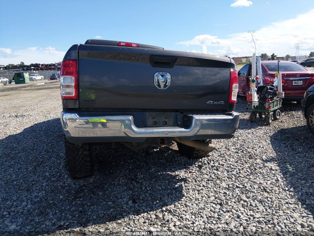 3C63R3CL7LG307439 RAM 3500 Tradesman 4x4 6&#039;4 Box