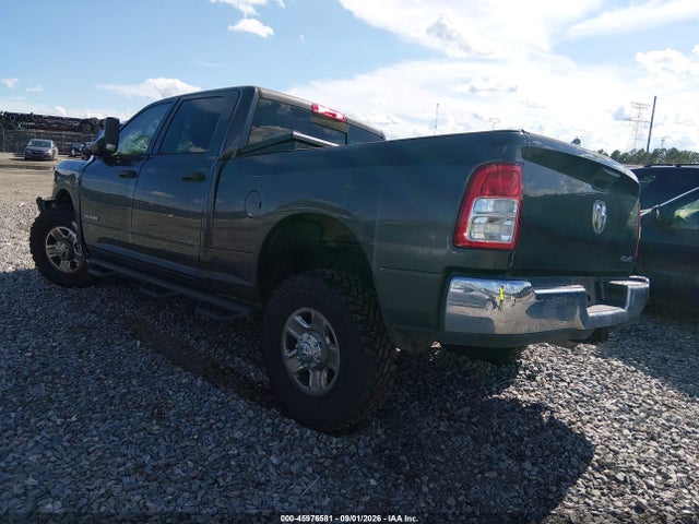 3C63R3CL7LG307439 RAM 3500 Tradesman 4x4 6&#039;4 Box