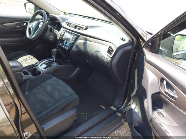 2015 Nissan Rogue Sv მანქანა იყიდება აუქციონზე, vin: 5N1AT2MV3FC877811, აუქციონის ნომერი: 45976653