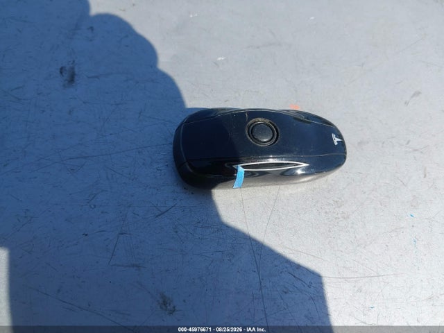 2013 Tesla Model S მანქანა იყიდება აუქციონზე, vin: 5YJSA1CGXDFP19865, აუქციონის ნომერი: 45976671