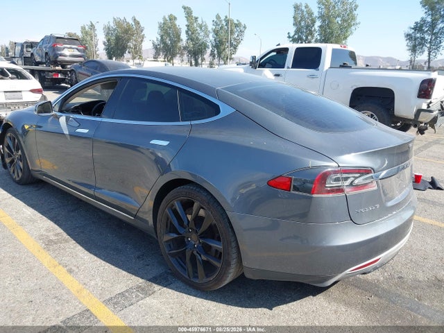 2013 Tesla Model S მანქანა იყიდება აუქციონზე, vin: 5YJSA1CGXDFP19865, აუქციონის ნომერი: 45976671