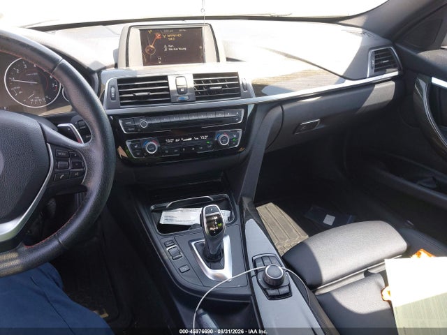 BMW 328I 2016 WBA8E9G55GNU30420 Image 17
