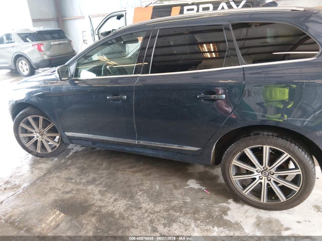 Продажа на аукционе авто 2014 Volvo Xc60 T6 Platinum, vin: YV4902DZ4E2536597, номер лота: 45976858