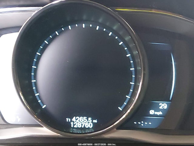 Продажа на аукционе авто 2014 Volvo Xc60 T6 Platinum, vin: YV4902DZ4E2536597, номер лота: 45976858