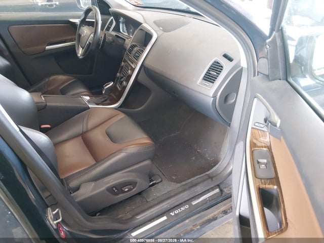Продажа на аукционе авто 2014 Volvo Xc60 T6 Platinum, vin: YV4902DZ4E2536597, номер лота: 45976858