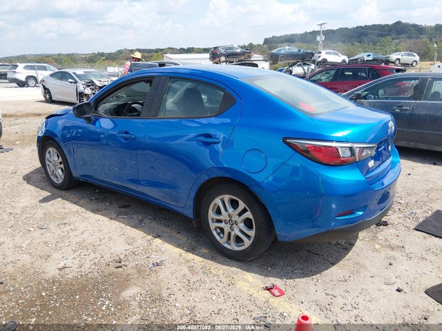 45977042 :رقم المزاد ، 3MYDLBYV6JY305192 vin ، 2018 Toyota Yaris Ia مزاد بيع