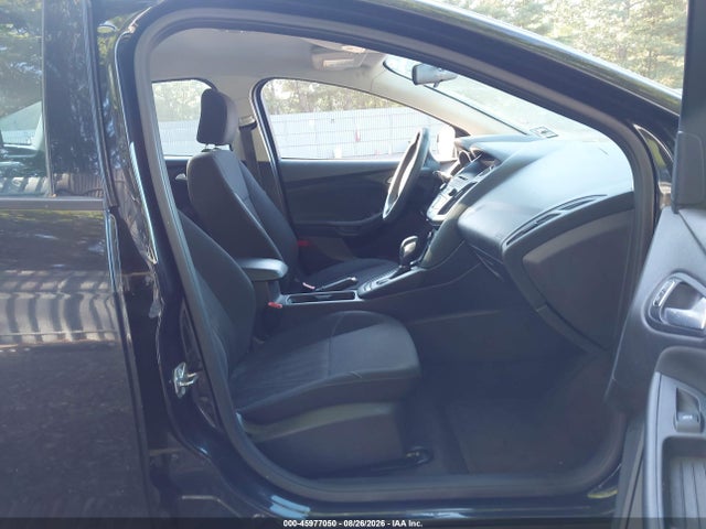 2015 Ford Focus Se მანქანა იყიდება აუქციონზე, vin: 1FADP3F23FL242494, აუქციონის ნომერი: 45977050