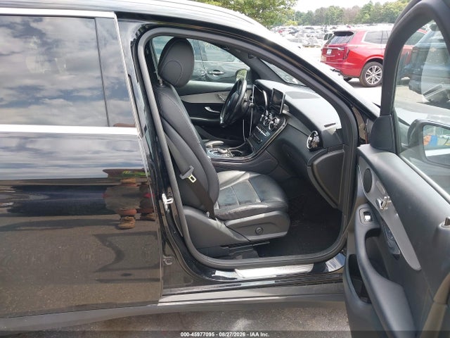 45977095 :رقم المزاد ، WDC0G4KB9KV127329 vin ، 2019 Mercedes-benz Glc 300 4matic مزاد بيع