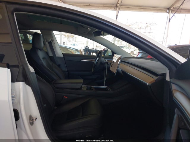 45977118 :رقم المزاد ، 5YJ3E1EB0NF126527 vin ، 2022 Tesla Model 3 Long Range Dual Motor All-wheel Drive مزاد بيع