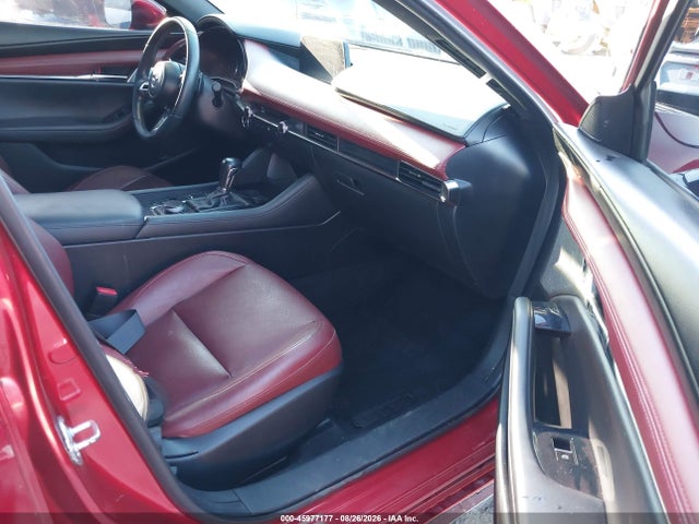 Mazda Mazda3 Premium Package 2019 JM1BPANM9K1141975 Image 5