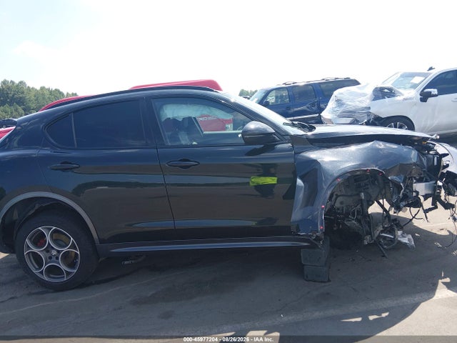 Продаж на аукціоні авто 2023 Alfa Romeo Stelvio Ti Awd, vin: ZASPAKBN0P7D52844, номер лоту: 45977204