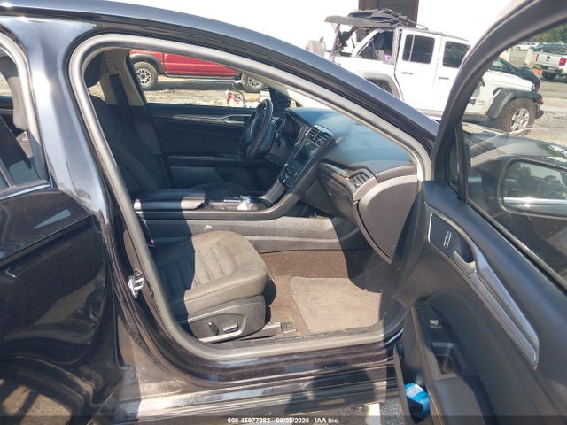 Auction sale of the 2019 Ford Fusion Hybrid Se, vin: 3FA6P0LU1KR109208, lot number: 45977282