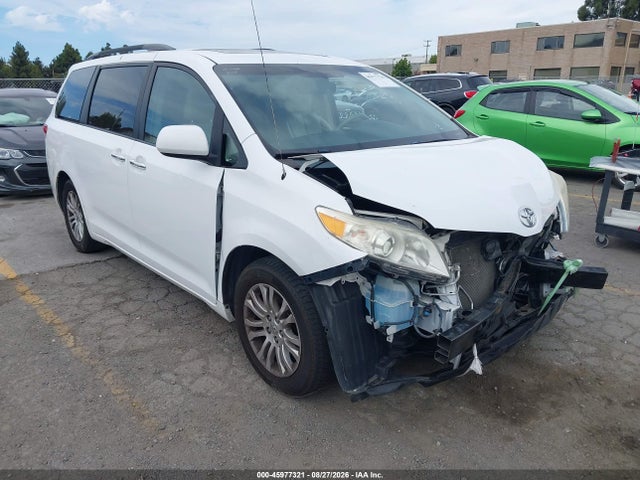 Toyota Sienna Xle V6 8 Passenger 2014 5TDYK3DC6ES452672 main image