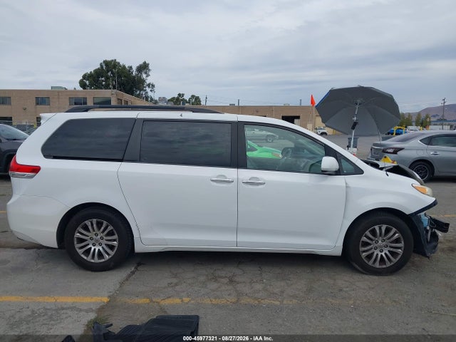 Продажа на аукционе авто 2014 Toyota Sienna Xle V6 8 Passenger, vin: 5TDYK3DC6ES452672, номер лота: 45977321
