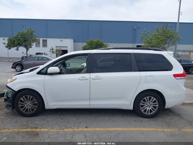 Продажа на аукционе авто 2014 Toyota Sienna Xle V6 8 Passenger, vin: 5TDYK3DC6ES452672, номер лота: 45977321