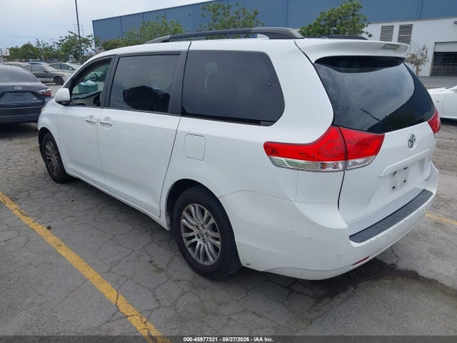 Продажа на аукционе авто 2014 Toyota Sienna Xle V6 8 Passenger, vin: 5TDYK3DC6ES452672, номер лота: 45977321