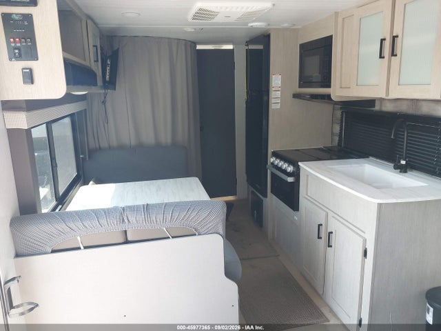45977365 :رقم المزاد ، 4X4TSMB27P7430990 vin ، 2023 Forest River Wildwood X-lite M-26 مزاد بيع