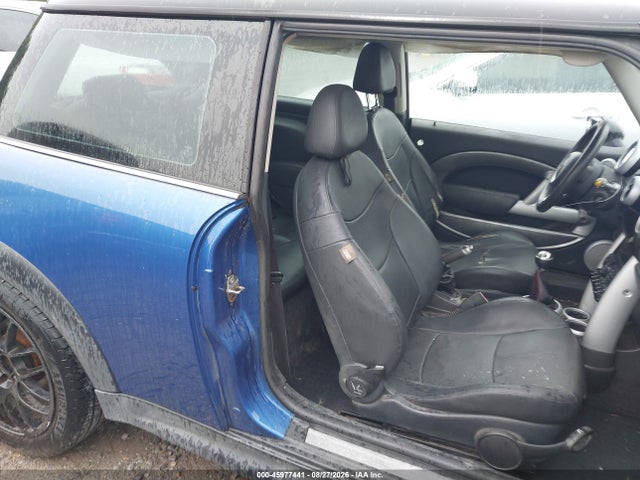 45977441 :رقم المزاد ، WMWRE33415TD98608 vin ، 2005 Mini Cooper S مزاد بيع