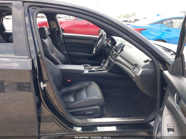 2018 Honda Accord Ex-l მანქანა იყიდება აუქციონზე, vin: 1HGCV1F55JA135625, აუქციონის ნომერი: 45977662