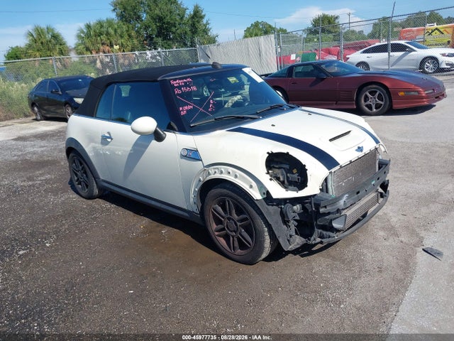 2013 Mini Convertible Cooper S მანქანა იყიდება აუქციონზე, vin: WMWZP3C55DT705955, აუქციონის ნომერი: 45977735