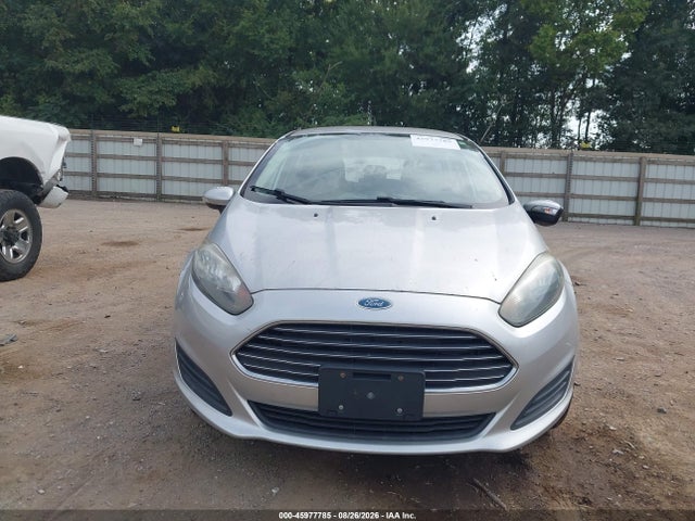 45977785 :رقم المزاد ، 3FADP4EJ7FM132528 vin ، 2015 Ford Fiesta Se مزاد بيع