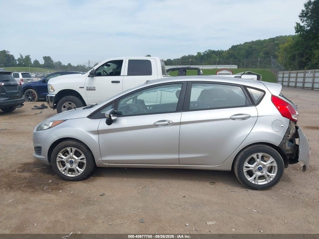 45977785 :رقم المزاد ، 3FADP4EJ7FM132528 vin ، 2015 Ford Fiesta Se مزاد بيع