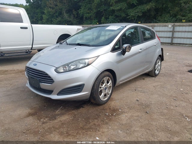 45977785 :رقم المزاد ، 3FADP4EJ7FM132528 vin ، 2015 Ford Fiesta Se مزاد بيع