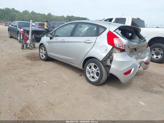45977785 :رقم المزاد ، 3FADP4EJ7FM132528 vin ، 2015 Ford Fiesta Se مزاد بيع