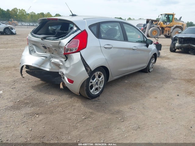 45977785 :رقم المزاد ، 3FADP4EJ7FM132528 vin ، 2015 Ford Fiesta Se مزاد بيع