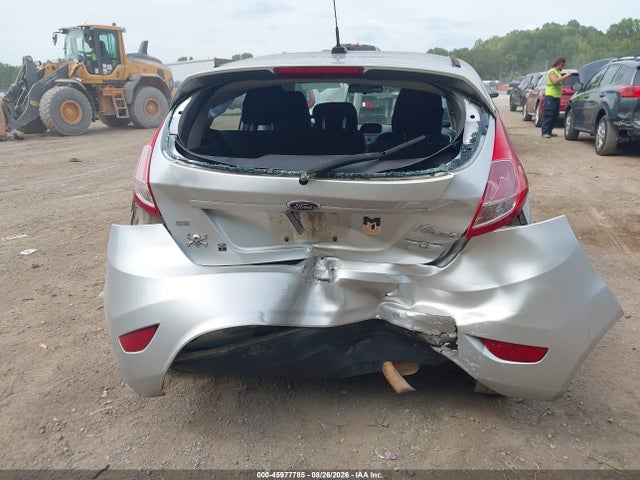 45977785 :رقم المزاد ، 3FADP4EJ7FM132528 vin ، 2015 Ford Fiesta Se مزاد بيع