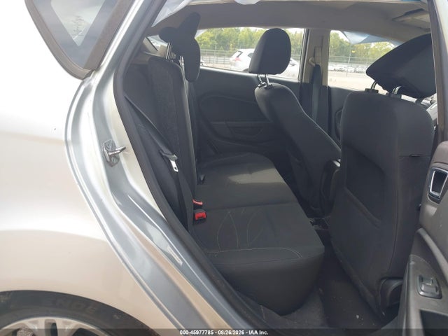 45977785 :رقم المزاد ، 3FADP4EJ7FM132528 vin ، 2015 Ford Fiesta Se مزاد بيع