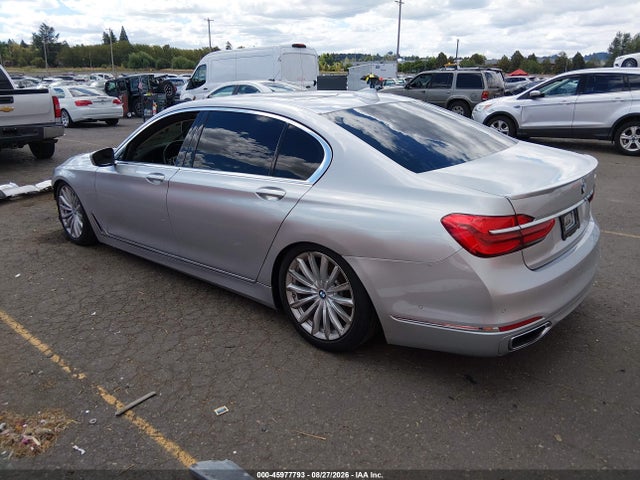 WBA7E2C58JG742283 BMW 740I