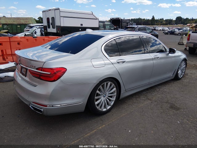 WBA7E2C58JG742283 BMW 740I
