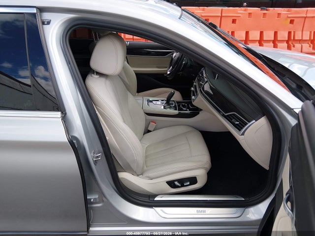 WBA7E2C58JG742283 BMW 740I