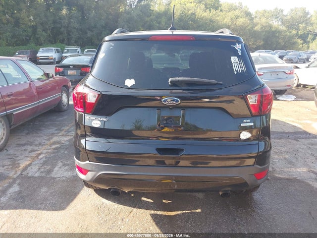 45977800 :رقم المزاد ، 1FMCU0GD2KUA78958 vin ، 2019 Ford Escape Se مزاد بيع