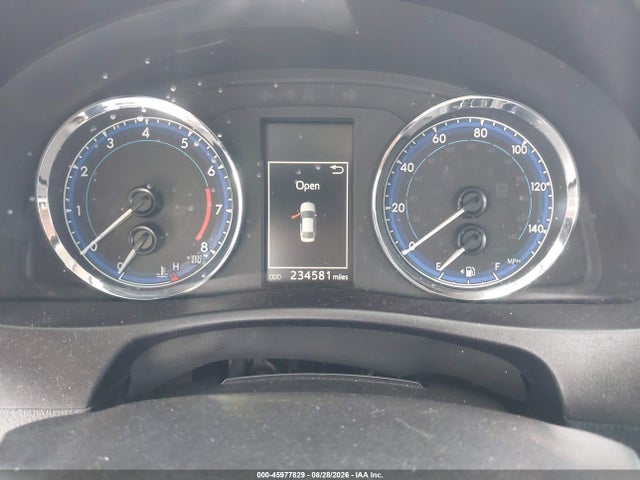 5YFBURHE8JP838219 Toyota COROLLA SE