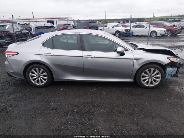 Продаж на аукціоні авто 2018 Toyota Camry Le, vin: 4T1B11HK8JU601874, номер лоту: 45977876