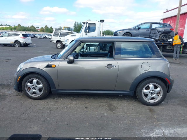 2011 Mini Cooper მანქანა იყიდება აუქციონზე, vin: WMWSU3C57BT098643, აუქციონის ნომერი: 45977926