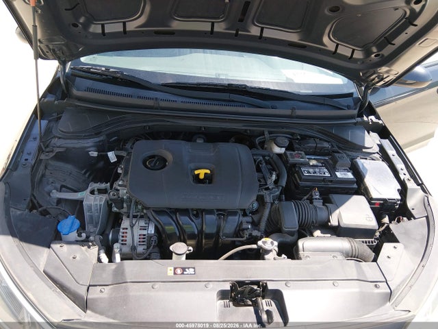 Продажа на аукционе авто 2020 Hyundai Elantra Se, vin: 5NPD74LF2LH613281, номер лота: 45978019