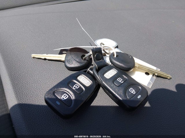 Продажа на аукционе авто 2020 Hyundai Elantra Se, vin: 5NPD74LF2LH613281, номер лота: 45978019