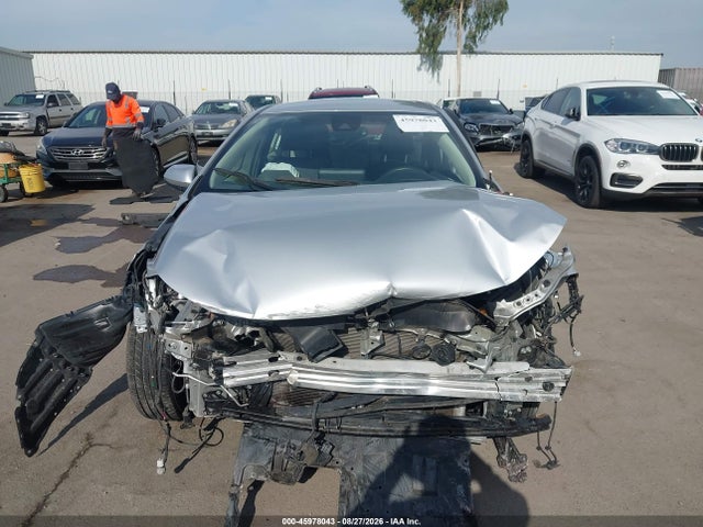 45978043 :رقم المزاد ، JTDEAMDE1NJ040976 vin ، 2022 Toyota Corolla Hybrid Le مزاد بيع