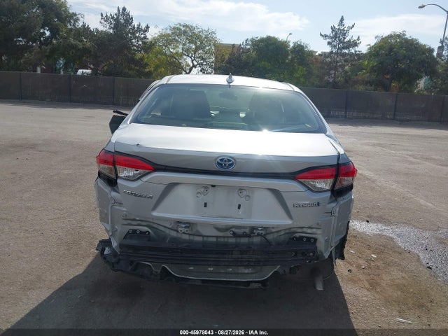 45978043 :رقم المزاد ، JTDEAMDE1NJ040976 vin ، 2022 Toyota Corolla Hybrid Le مزاد بيع