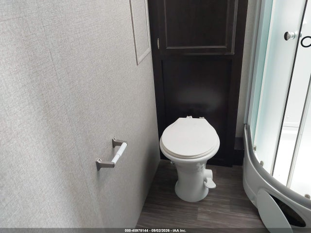45978144 :رقم المزاد ، 1UJBJ0BV7K11L0160 vin ، 2019 Jayco Jayflight Bungalow Destination 40 Travel Trailer مزاد بيع
