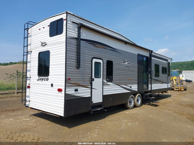 45978144 :رقم المزاد ، 1UJBJ0BV7K11L0160 vin ، 2019 Jayco Jayflight Bungalow Destination 40 Travel Trailer مزاد بيع