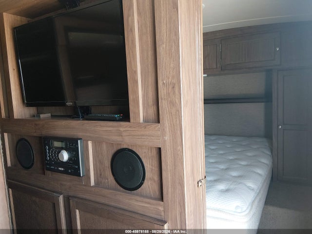 2015 Forest River Palomino Solaire Travel Trailer მანქანა იყიდება აუქციონზე, vin: 4X4TPAH23FN019233, აუქციონის ნომერი: 45978188