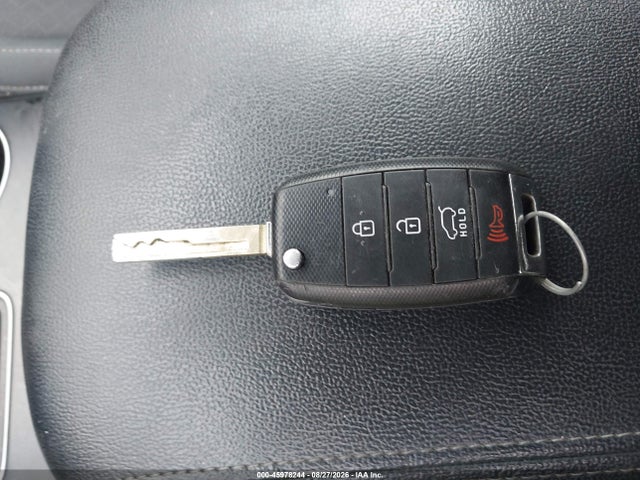 45978244 :رقم المزاد ، 5XYPGDA31HG272203 vin ، 2017 Kia Sorento 2.4l Lx مزاد بيع