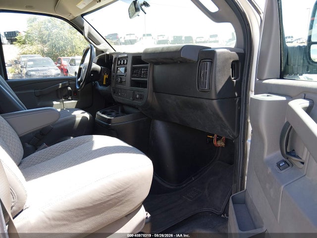 45978319 :رقم المزاد ، 1GAWGEFG9J1272770 vin ، 2018 Chevrolet Express 2500 Ls مزاد بيع
