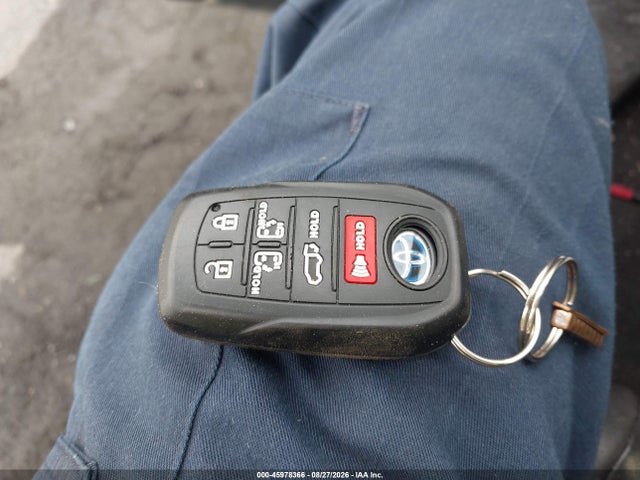 Aukcja sprzedaży 2022 Toyota Sienna Xle Woodland Edition, vin: 5TDASKFC2NS057221, numer aukcji: 45978366