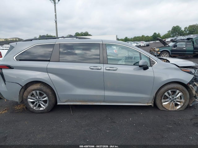 Aukcja sprzedaży 2022 Toyota Sienna Xle Woodland Edition, vin: 5TDASKFC2NS057221, numer aukcji: 45978366