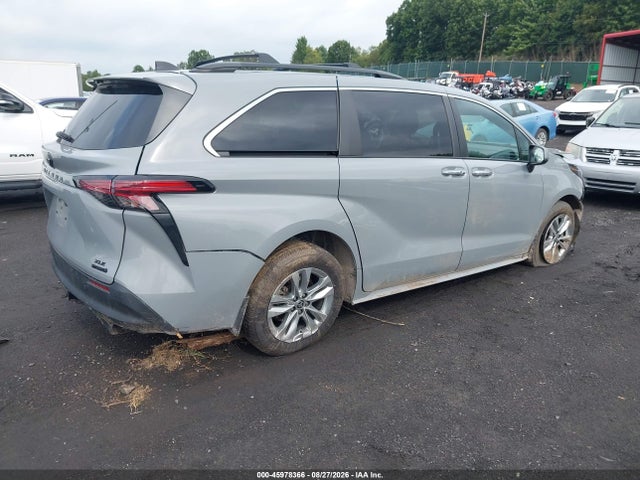 Aukcja sprzedaży 2022 Toyota Sienna Xle Woodland Edition, vin: 5TDASKFC2NS057221, numer aukcji: 45978366